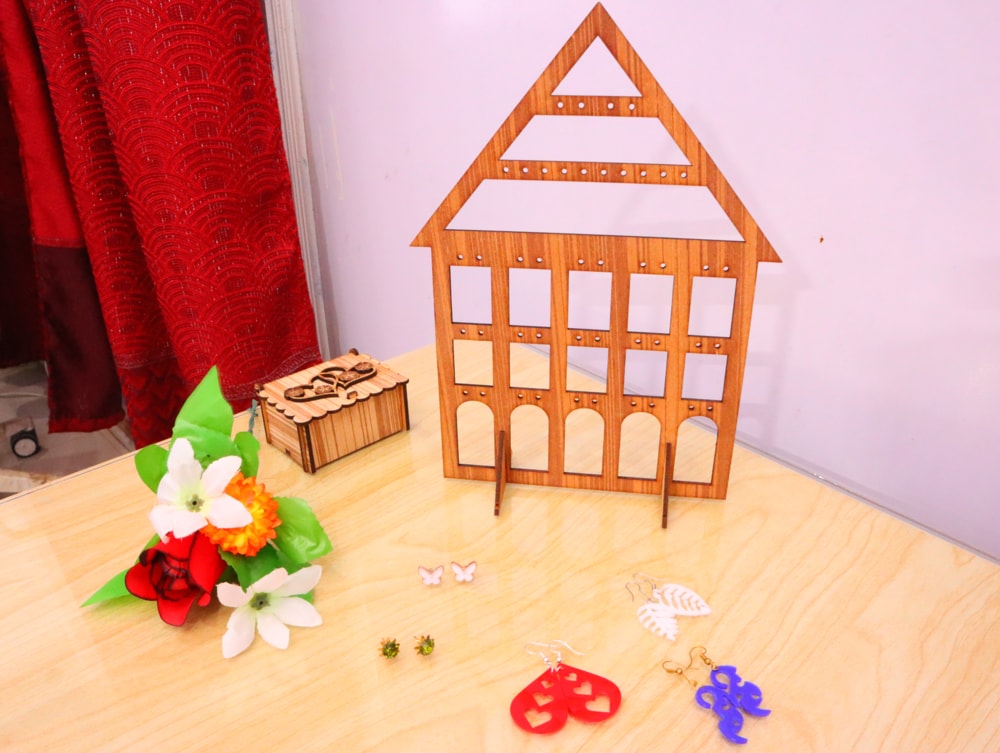 Laser Cut Earring Stand Plywood 3mm Free Vector