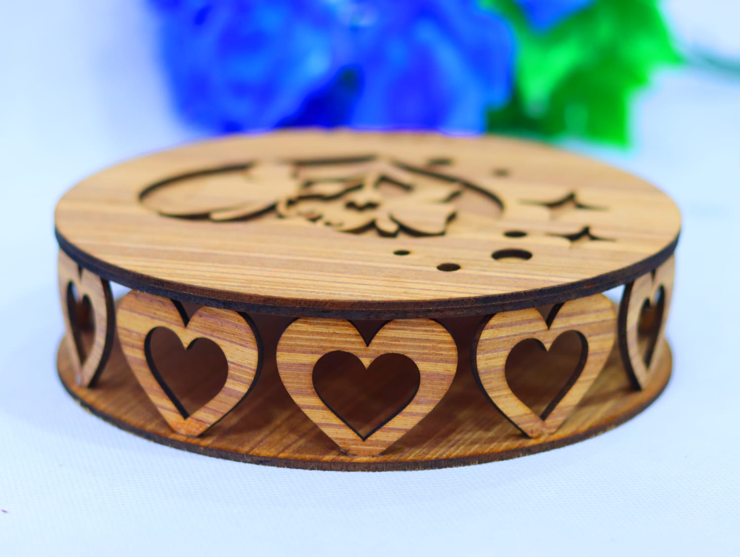 Laser Cut Hearts Round Box 3mm Free Vector