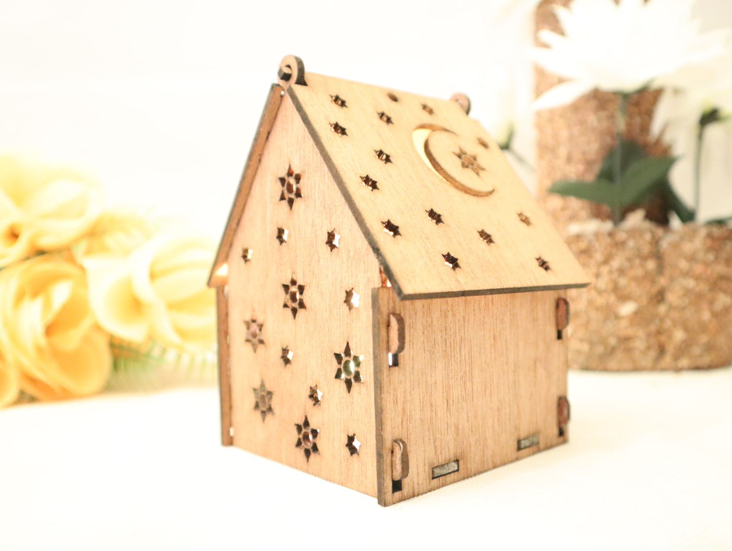 Laser Cut Wooden House Shaped Lamp House Gift Box 3mm Free Vector