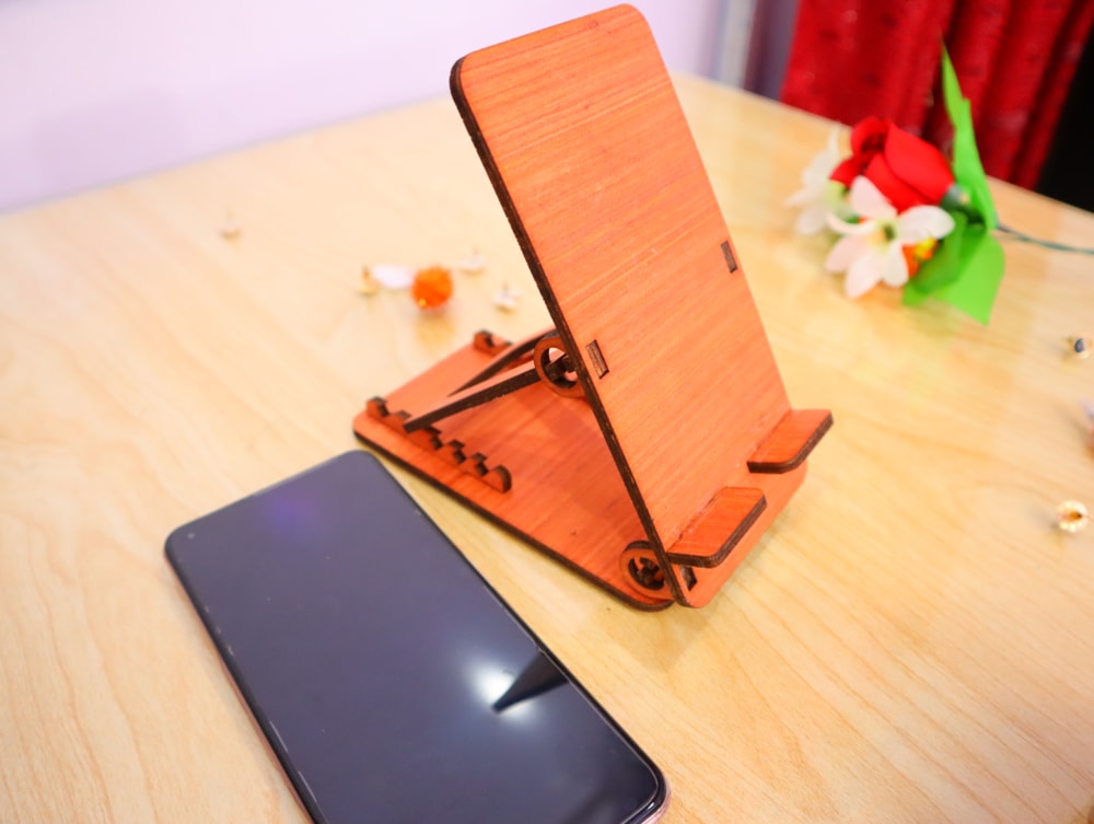 Laser Cut Adjustable Cell Phone Stand 4mm Free Vector