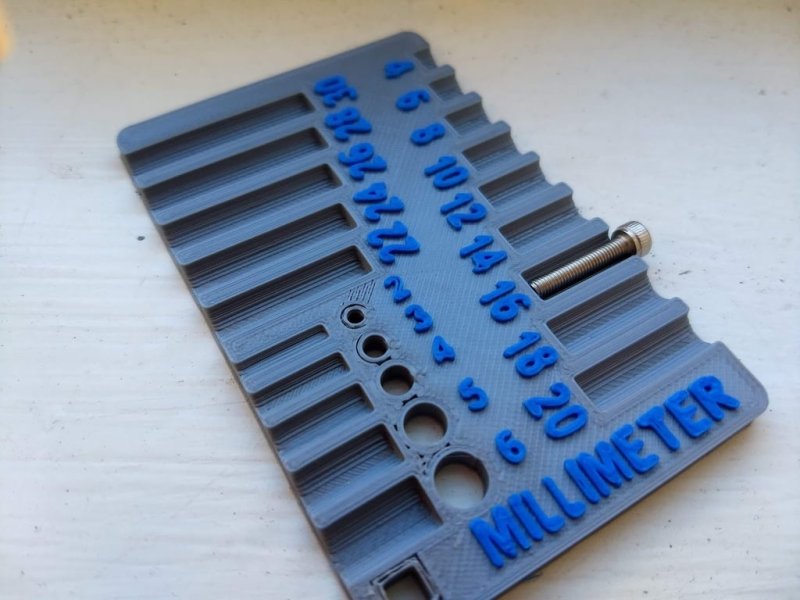 Screw And Bolt Sorter / Credit Card Sized Measurement Tool ISO 3D
