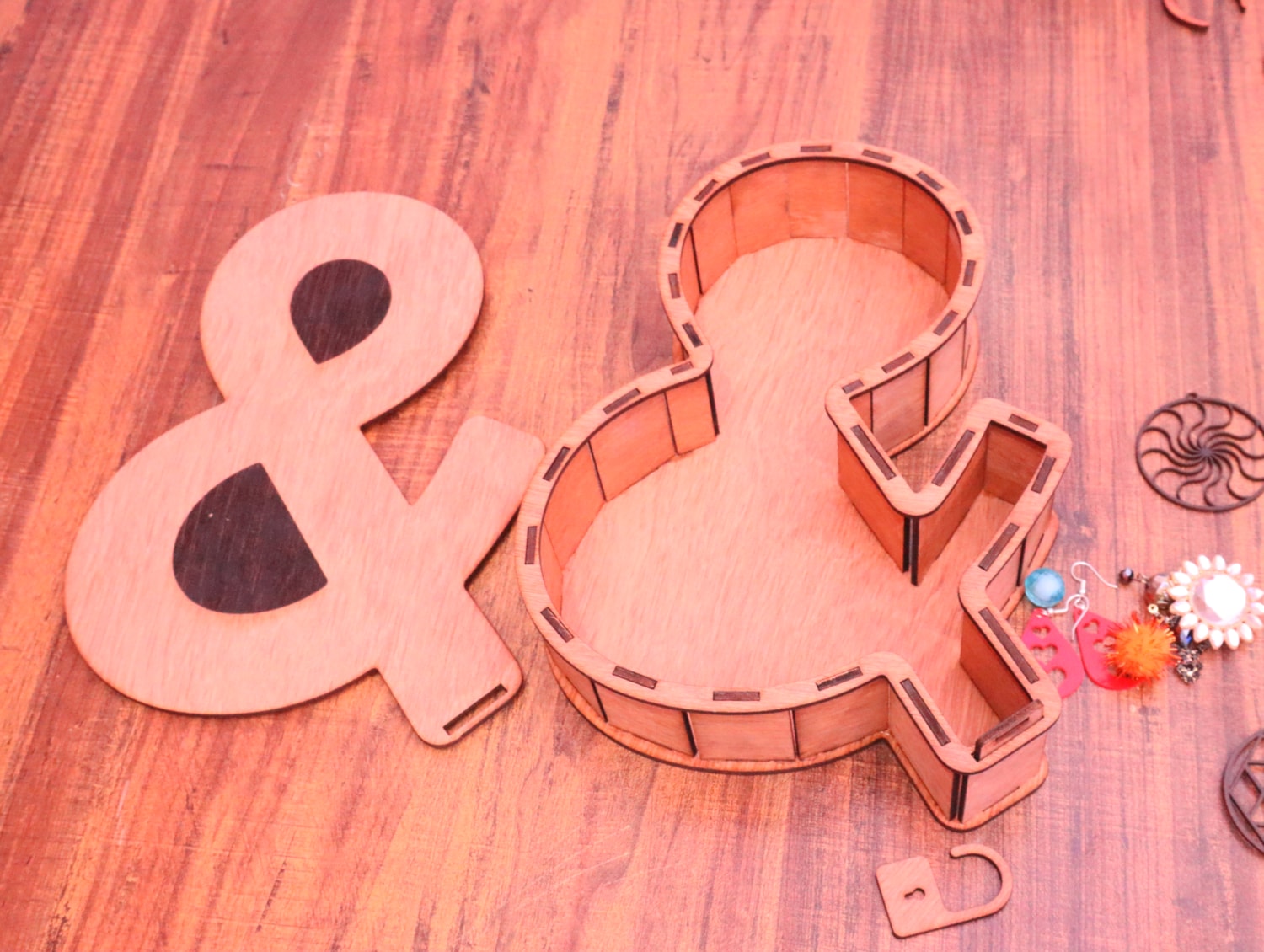 Laser Cut Ampersand Sign Jewelry Box 3mm Free Vector