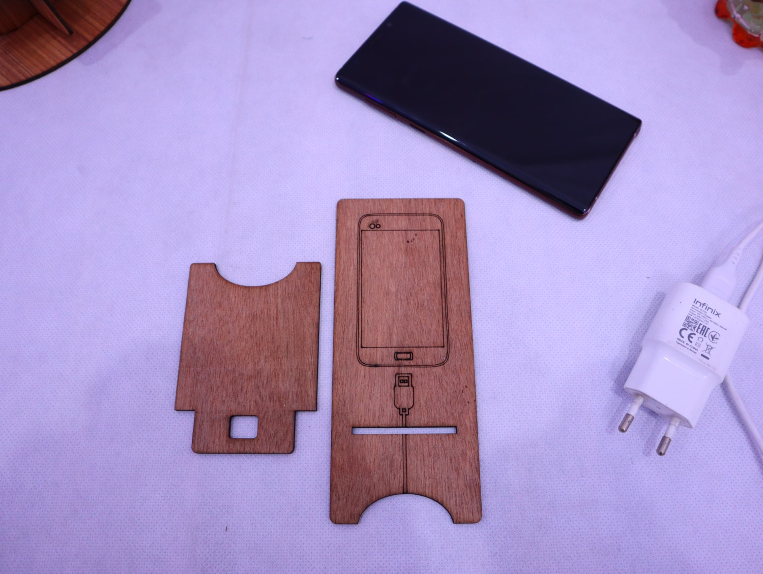 Laser Cut Wood Phone Stand 3mm Free Vector