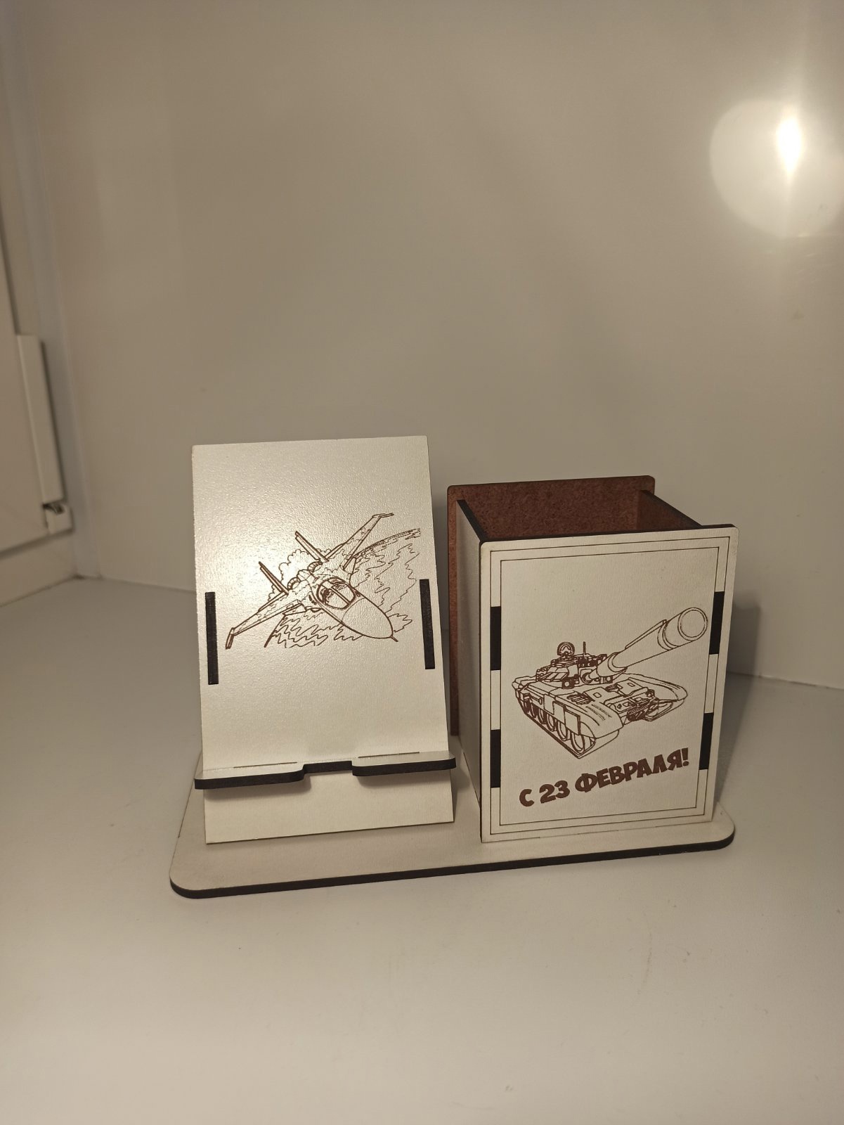 Laser Cut Pen Pencil Holder With Phone Stand Free Vector